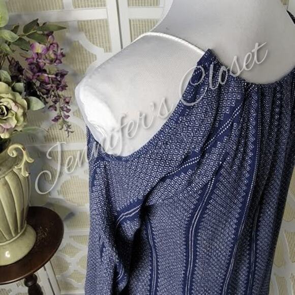 Romeo & Juliet Couture Blue Cold Shoulder Fringe Tassel Tie Boho Top Size L - Picture 9 of 13